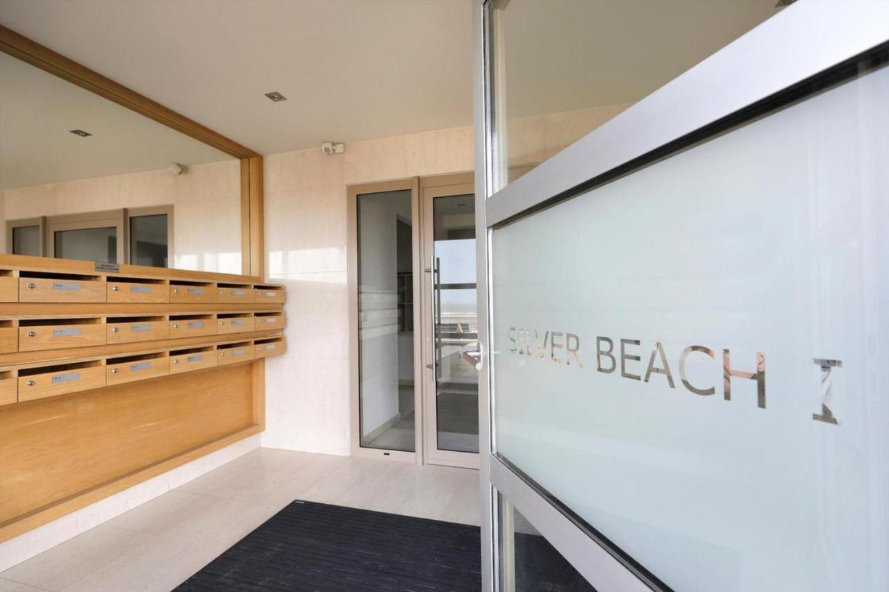 Apartment Strandvakantieappartement Zilverstrand - Met Binnenzwembad! De Haan
