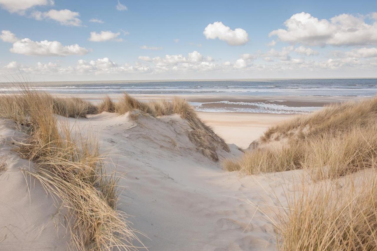 Strandvakantieappartement Zilverstrand - Met Binnenzwembad! Apartment